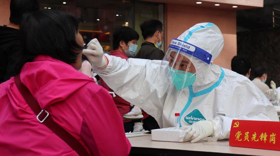 广州新增16例阳性后防控措施引关注，学校发现阳性是否停课有讲究