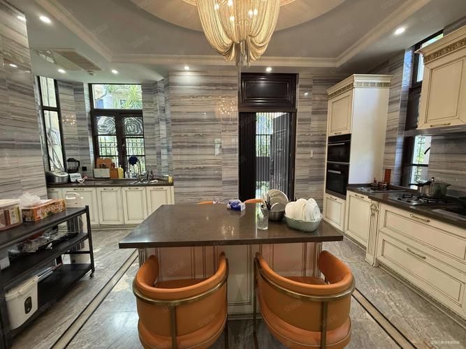 中海九号公馆别墅样板间，高端豪华且户型多样，位置超棒